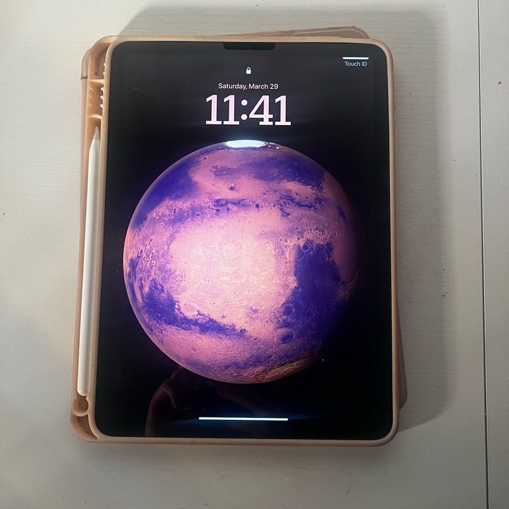 Apple iPad with FREE Apple Pencil